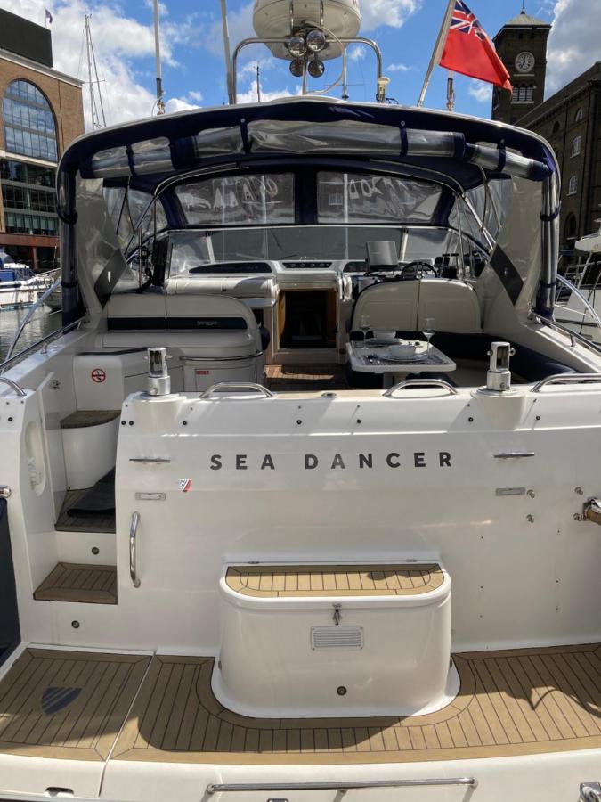 Entire Boat At St Katherine Docks 2 Available Select Using Room Options London Exterior photo