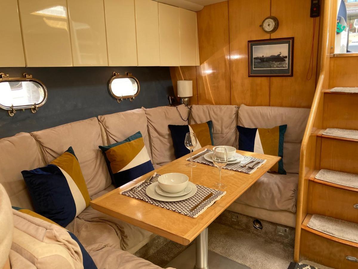 Entire Boat At St Katherine Docks 2 Available Select Using Room Options London Exterior photo