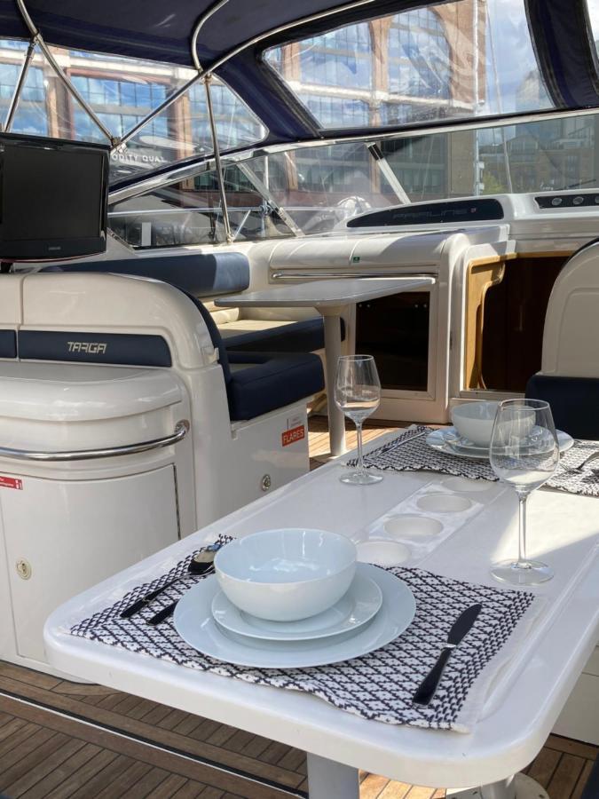 Entire Boat At St Katherine Docks 2 Available Select Using Room Options London Exterior photo