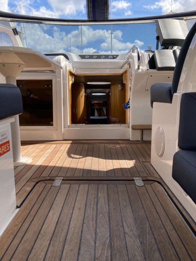 Entire Boat At St Katherine Docks 2 Available Select Using Room Options London Exterior photo