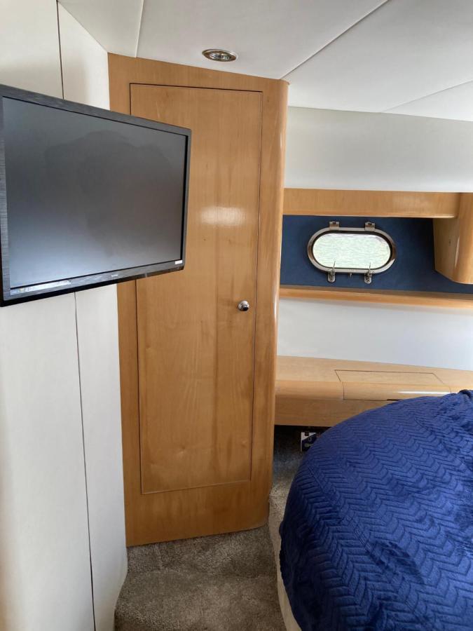 Entire Boat At St Katherine Docks 2 Available Select Using Room Options London Exterior photo