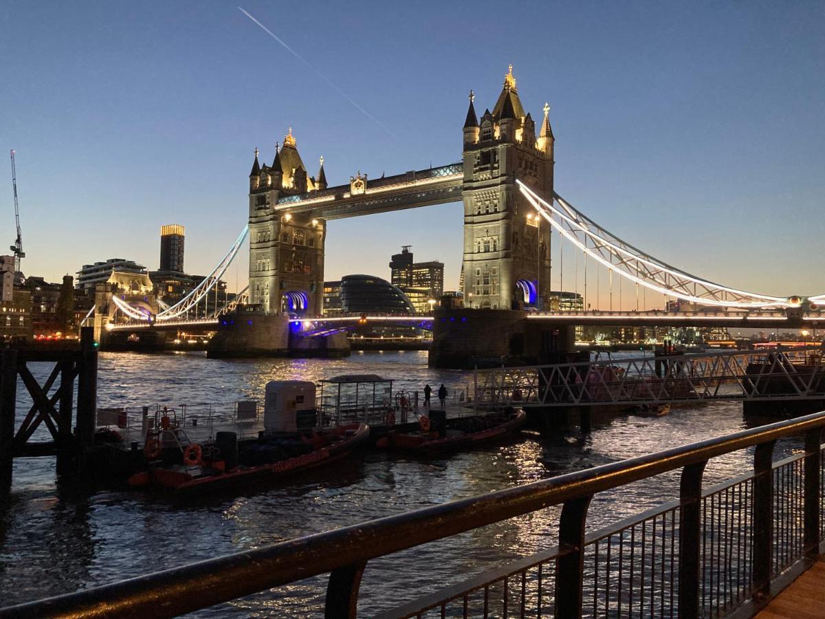 Entire Boat At St Katherine Docks 2 Available Select Using Room Options London Exterior photo