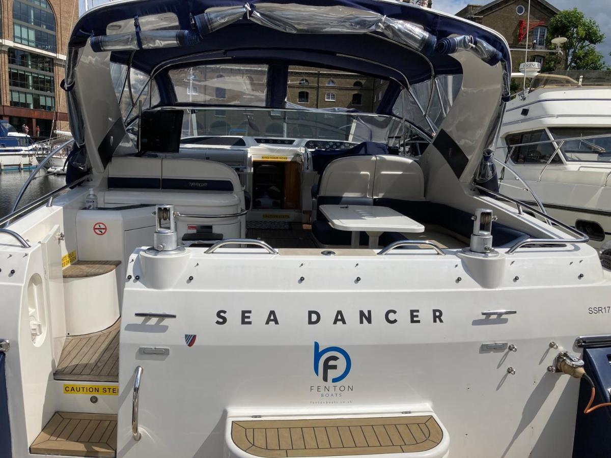 Entire Boat At St Katherine Docks 2 Available Select Using Room Options London Exterior photo