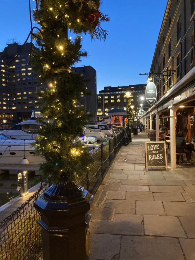 Entire Boat At St Katherine Docks 2 Available Select Using Room Options London Exterior photo