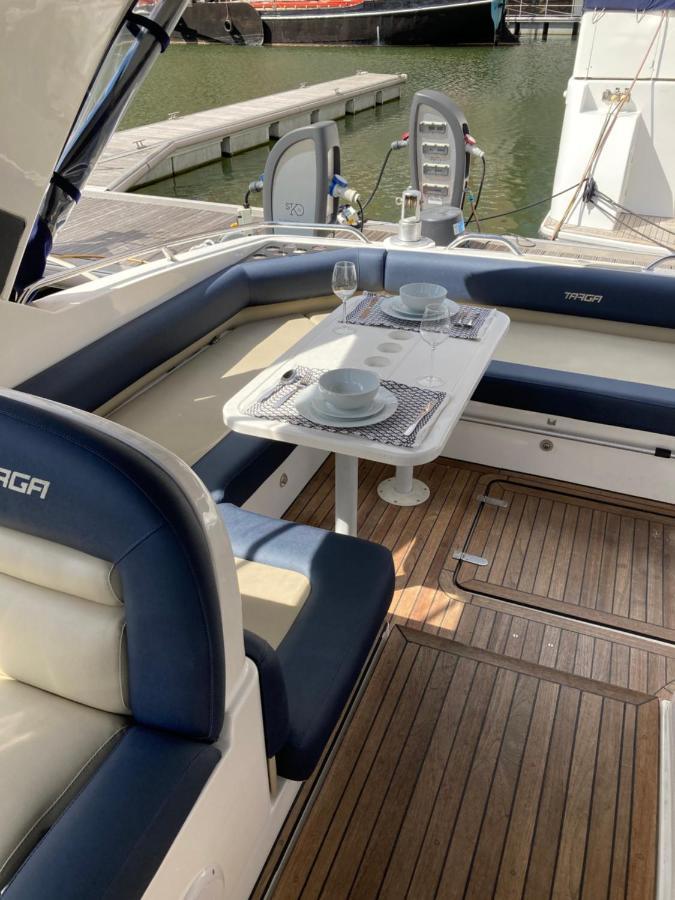 Entire Boat At St Katherine Docks 2 Available Select Using Room Options London Exterior photo