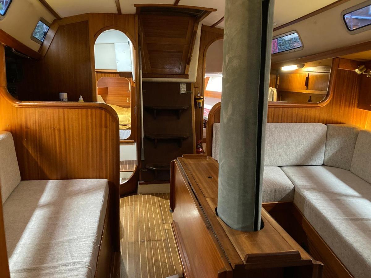 Entire Boat At St Katherine Docks 2 Available Select Using Room Options London Exterior photo