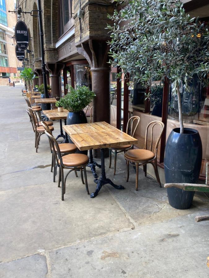 Entire Boat At St Katherine Docks 2 Available Select Using Room Options London Exterior photo