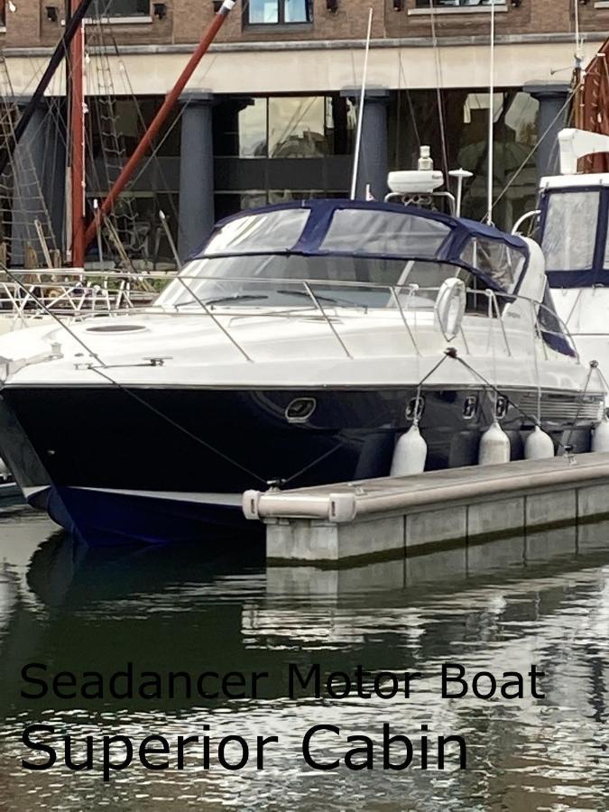 Entire Boat At St Katherine Docks 2 Available Select Using Room Options London Exterior photo