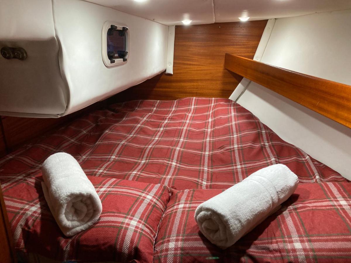 Entire Boat At St Katherine Docks 2 Available Select Using Room Options London Exterior photo