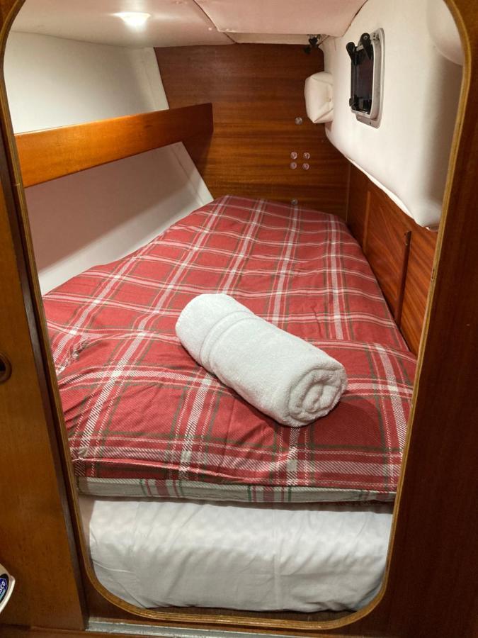 Entire Boat At St Katherine Docks 2 Available Select Using Room Options London Exterior photo