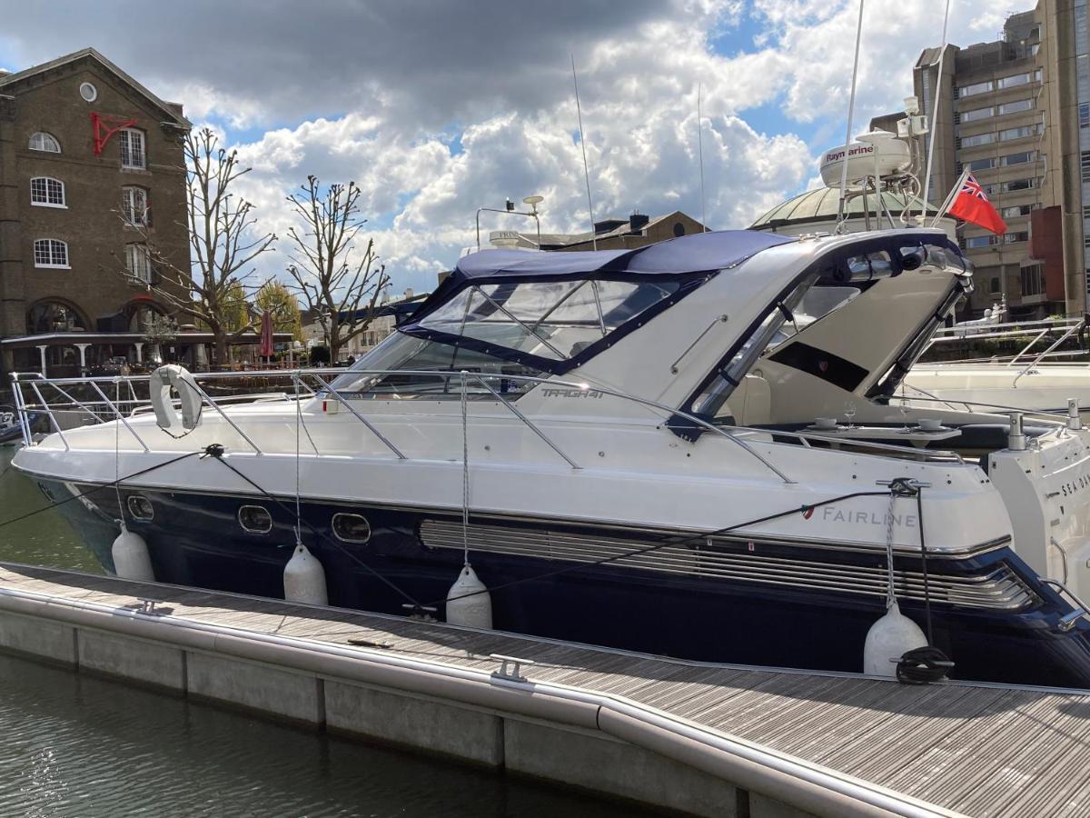Entire Boat At St Katherine Docks 2 Available Select Using Room Options London Exterior photo